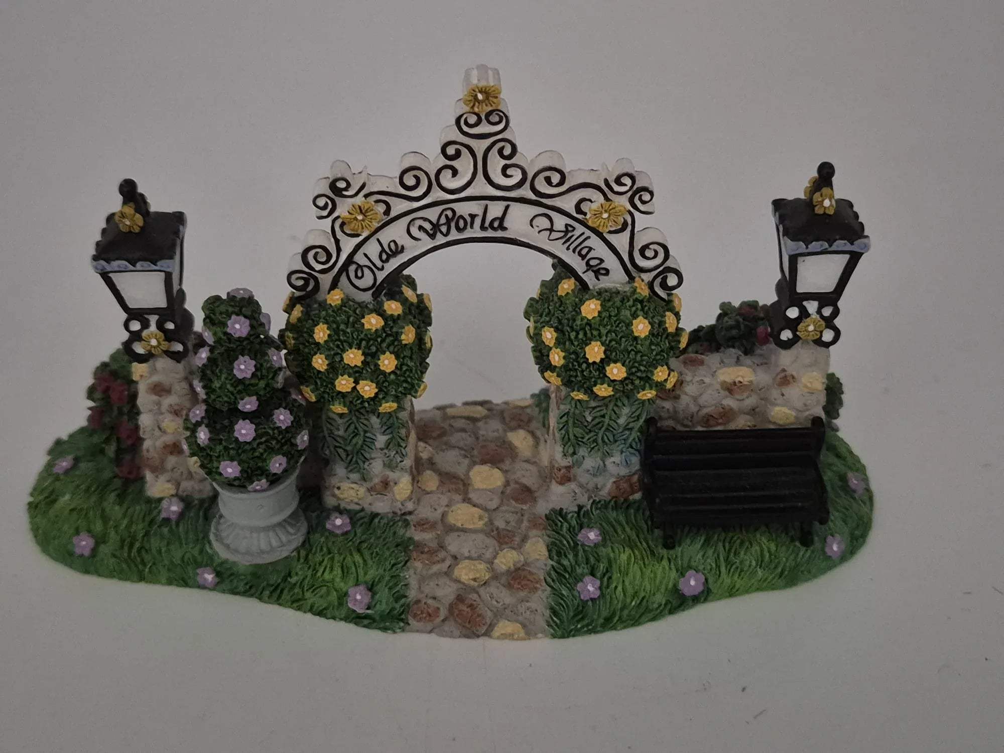 Partylite „Olde World Village“ Torbogen Dekofigur