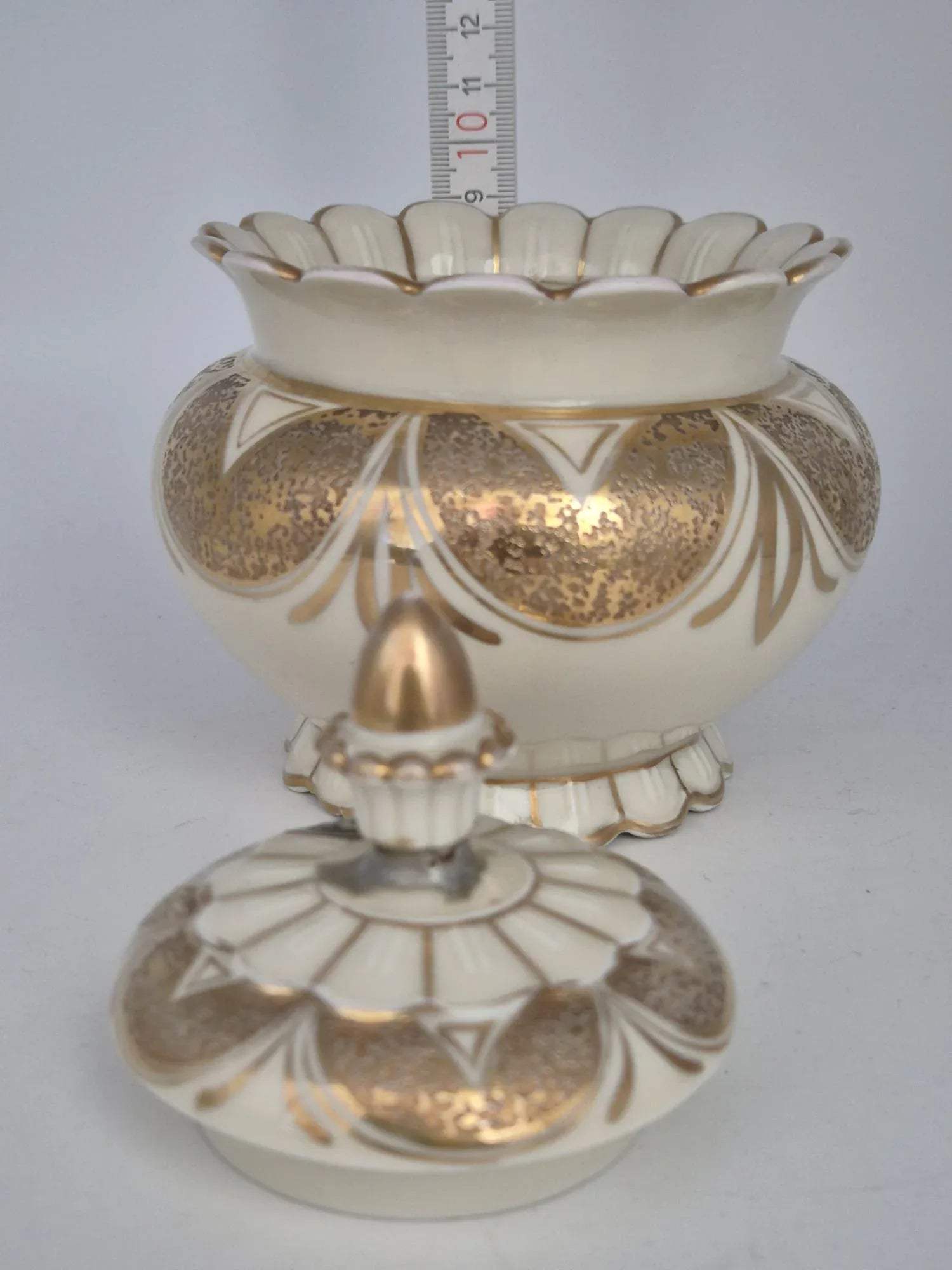 Altenburger Porzellan Bonboniere mit Deckel Echt Altgold Handarbeit