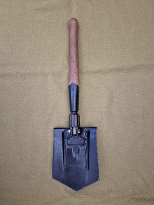 DDR Klappspaten mit Holzgriff und Sägekante
