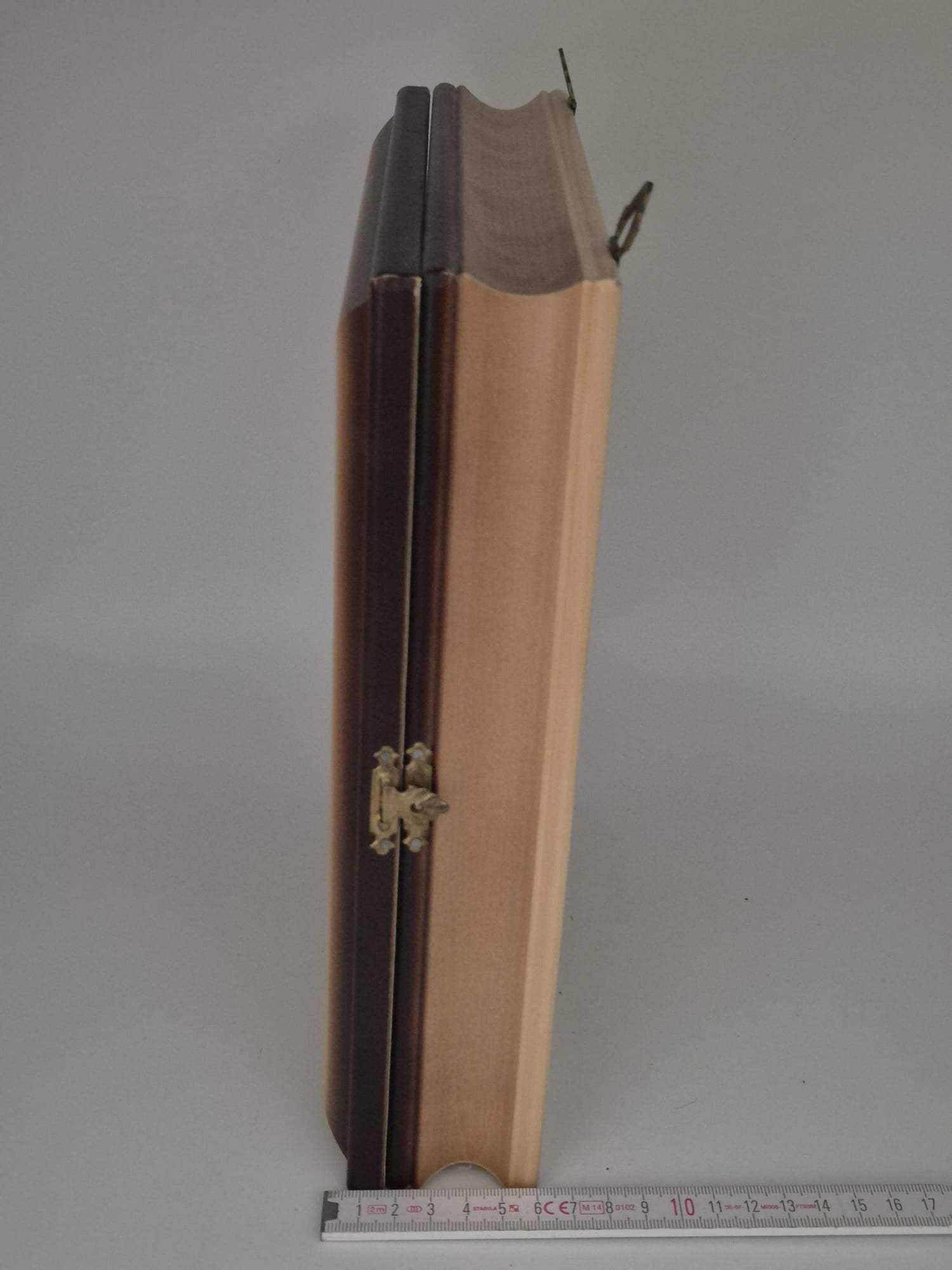 Schlüsselkasten mit Schokoladenmädchen Motiv – Holzrahmen
