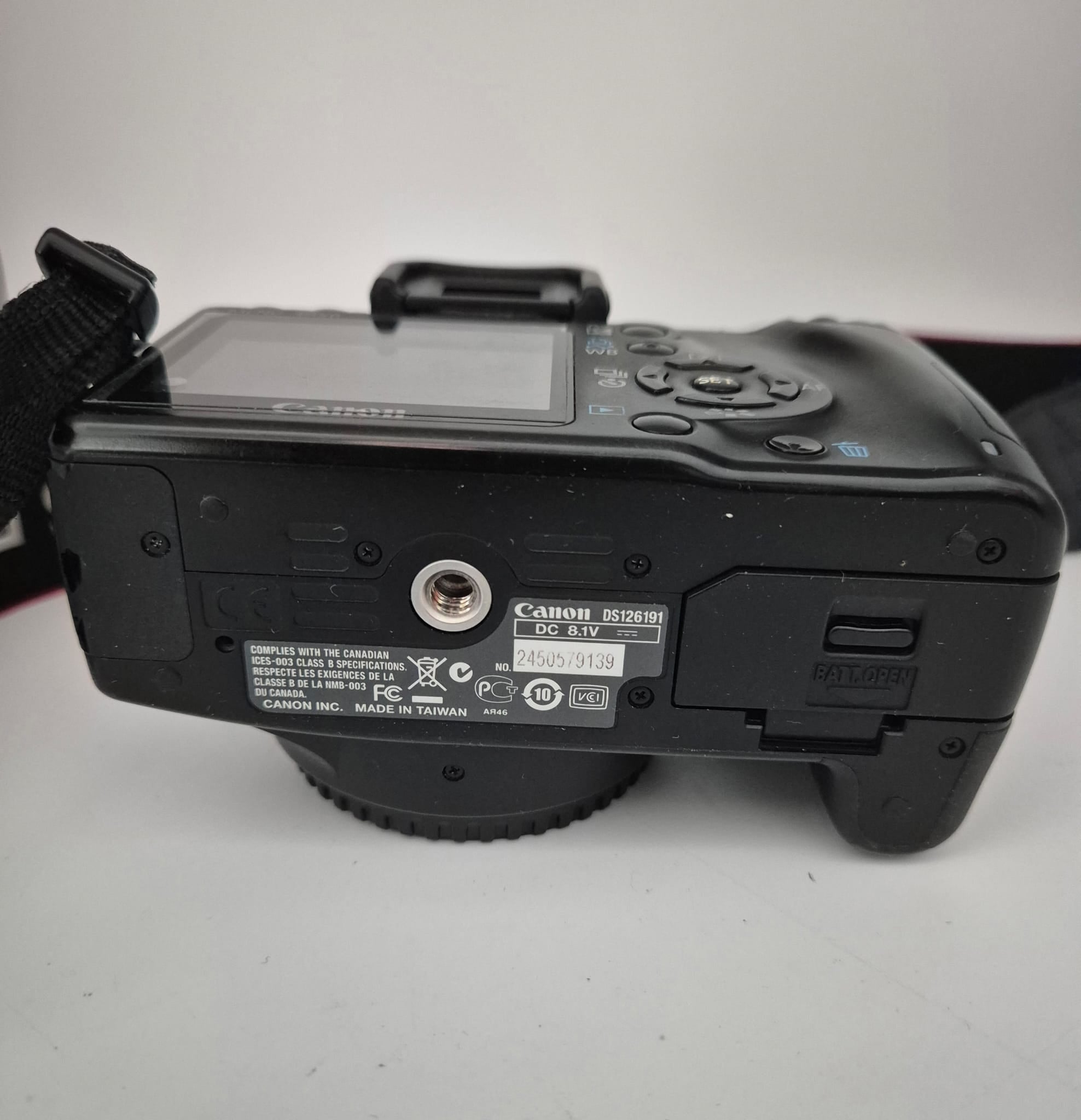 Canon EOS 1000D DSLR Kamera mit EF-S 18–55 mm Objektiv, OVP & Zubehör