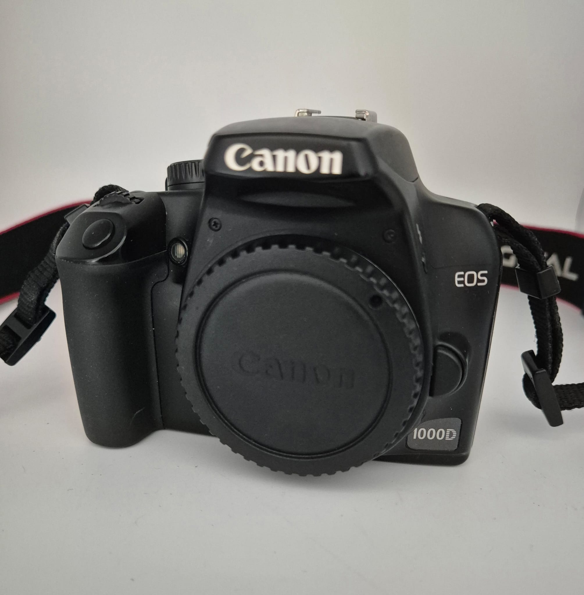Canon EOS 1000D DSLR Kamera mit EF-S 18–55 mm Objektiv, OVP & Zubehör