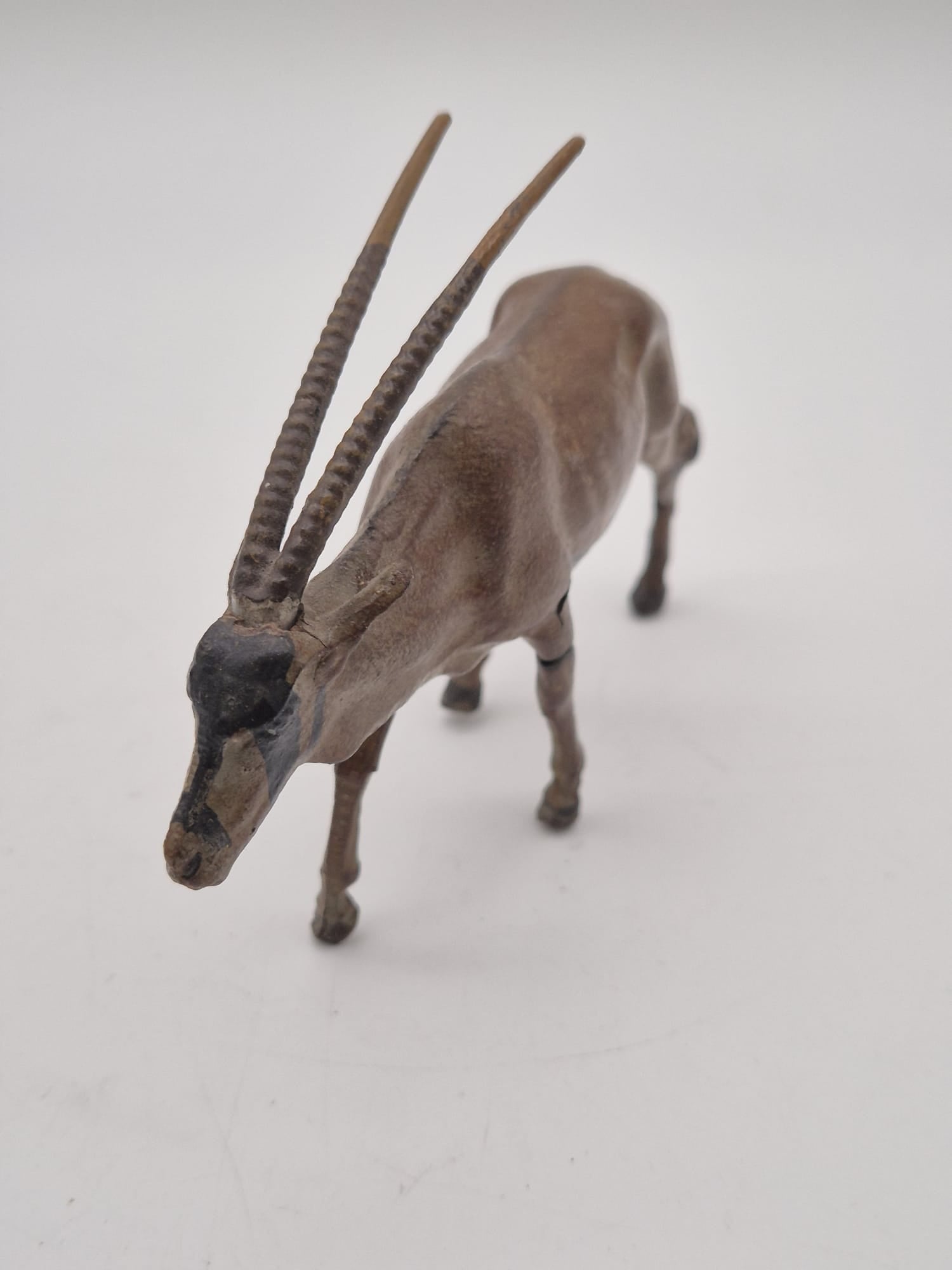 Alte Oryx-Lineol Antilope Massefigur mit langen Hörnern – Sammlerfigur