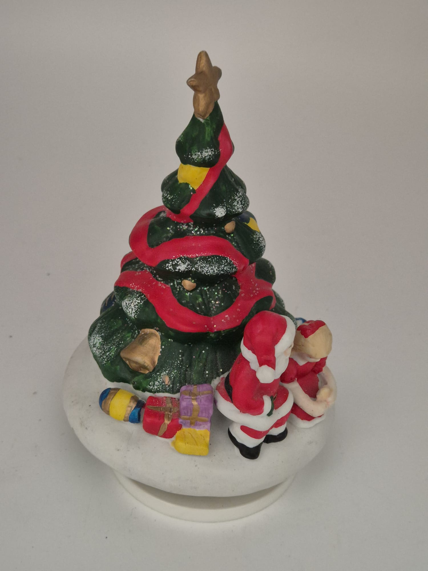 Weihnachtliche Spieluhr mit Weihnachtsbaum, Weihnachtsmann & Kind – ca. 15 cm