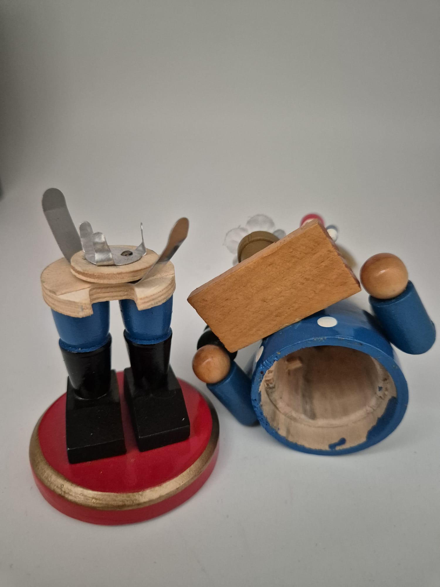 NEU: Räuchermann Händler mit Miniaturen und Originalverpackung ca. 15 cm