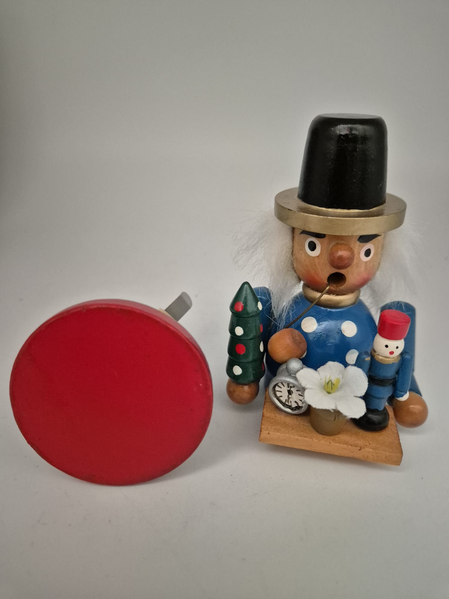 NEU: Räuchermann Händler mit Miniaturen und Originalverpackung ca. 15 cm