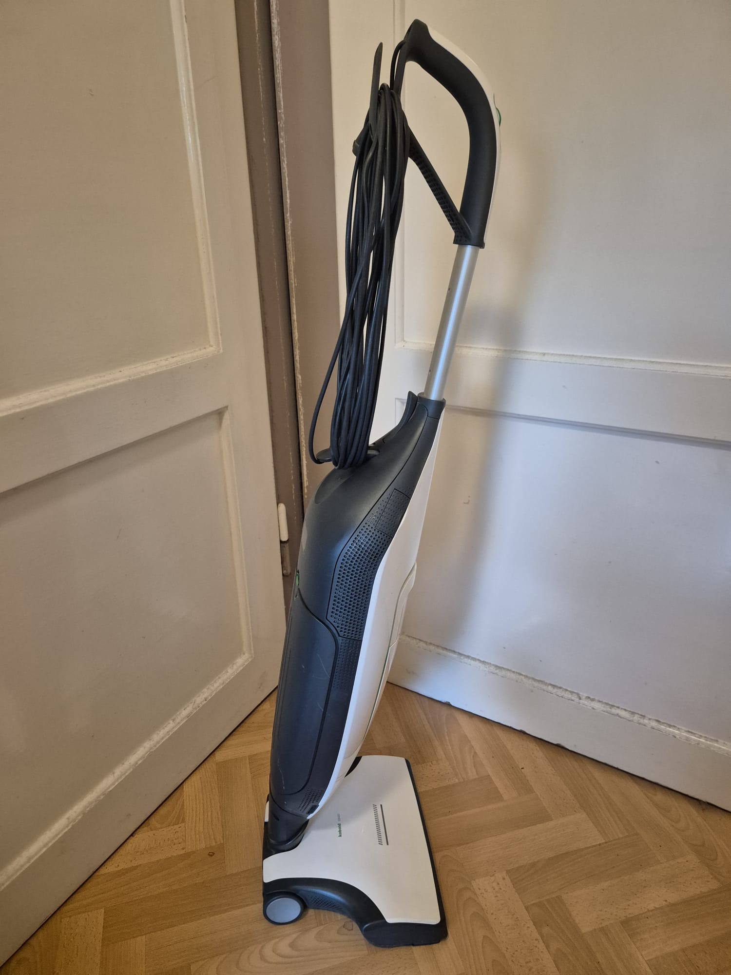 Vorwerk Kobold VK200-1 Staubsauger mit EB400 Elektrobürste & Elektrosaugschlauch
