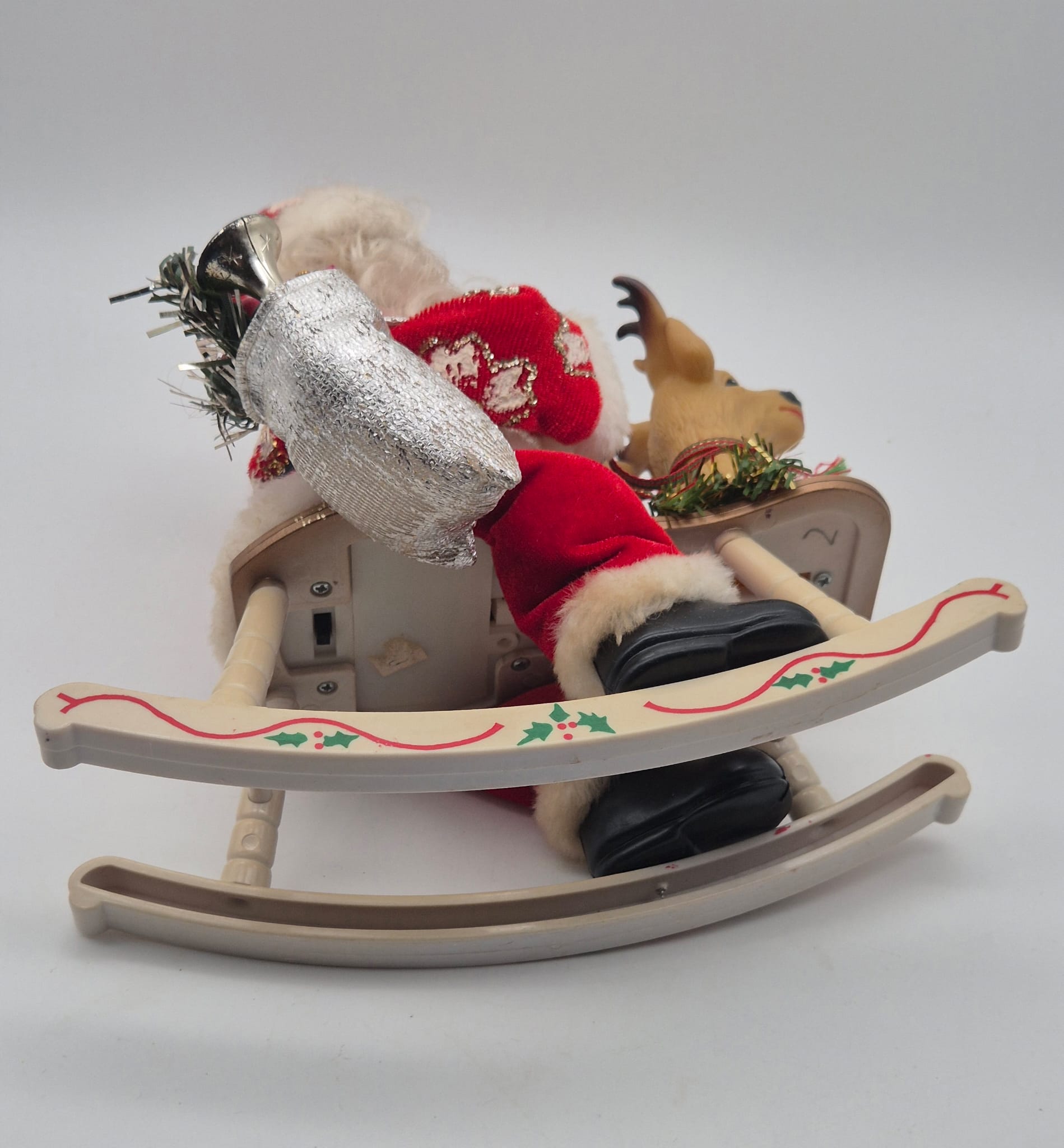 Animierter Weihnachtsmann auf Schaukelpferd mit Rentier – Weihnachtsdekoration