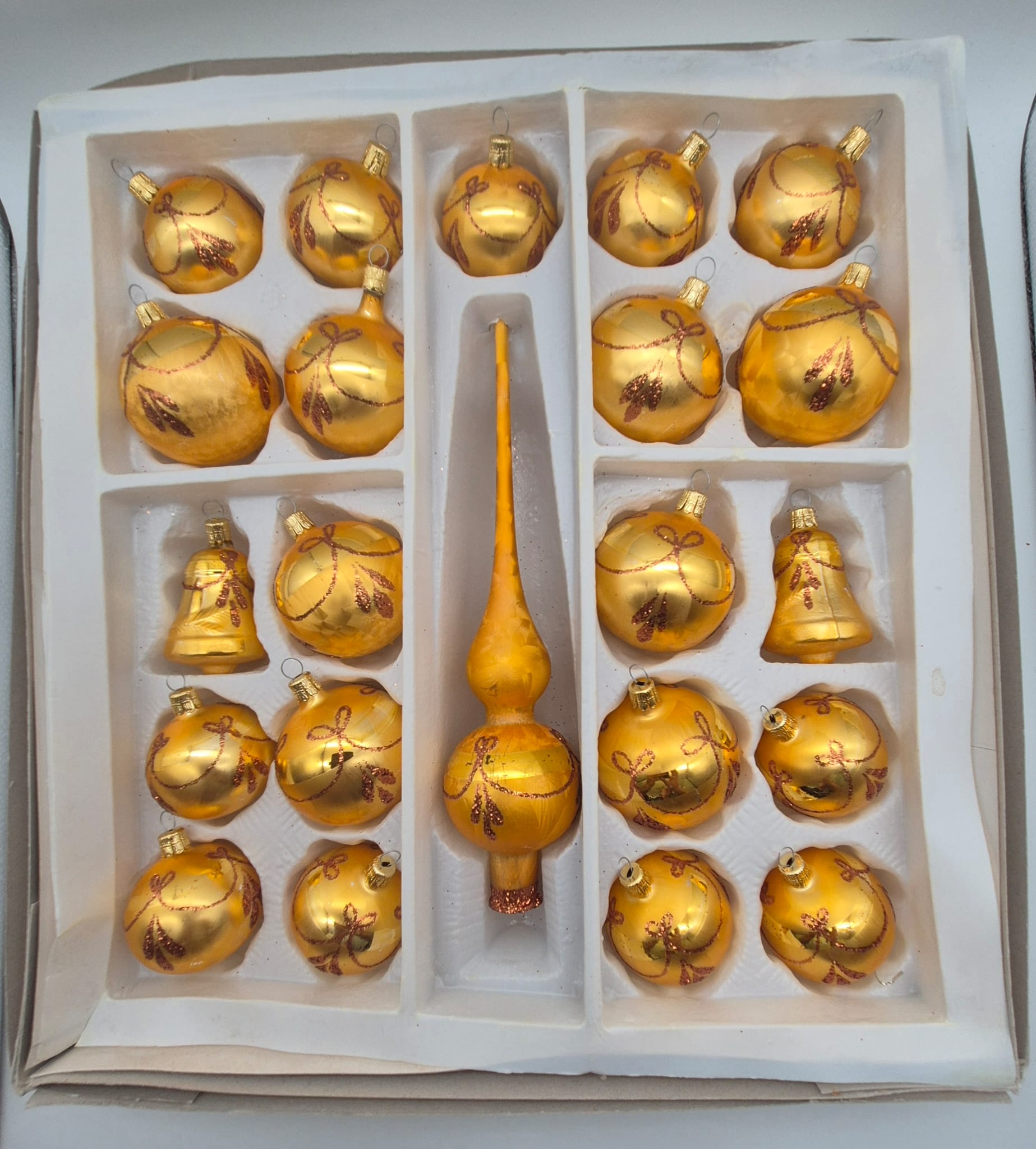 Set Christbaumschmuck aus Glas – Gold – Kugeln, Glocken & Baumspitze