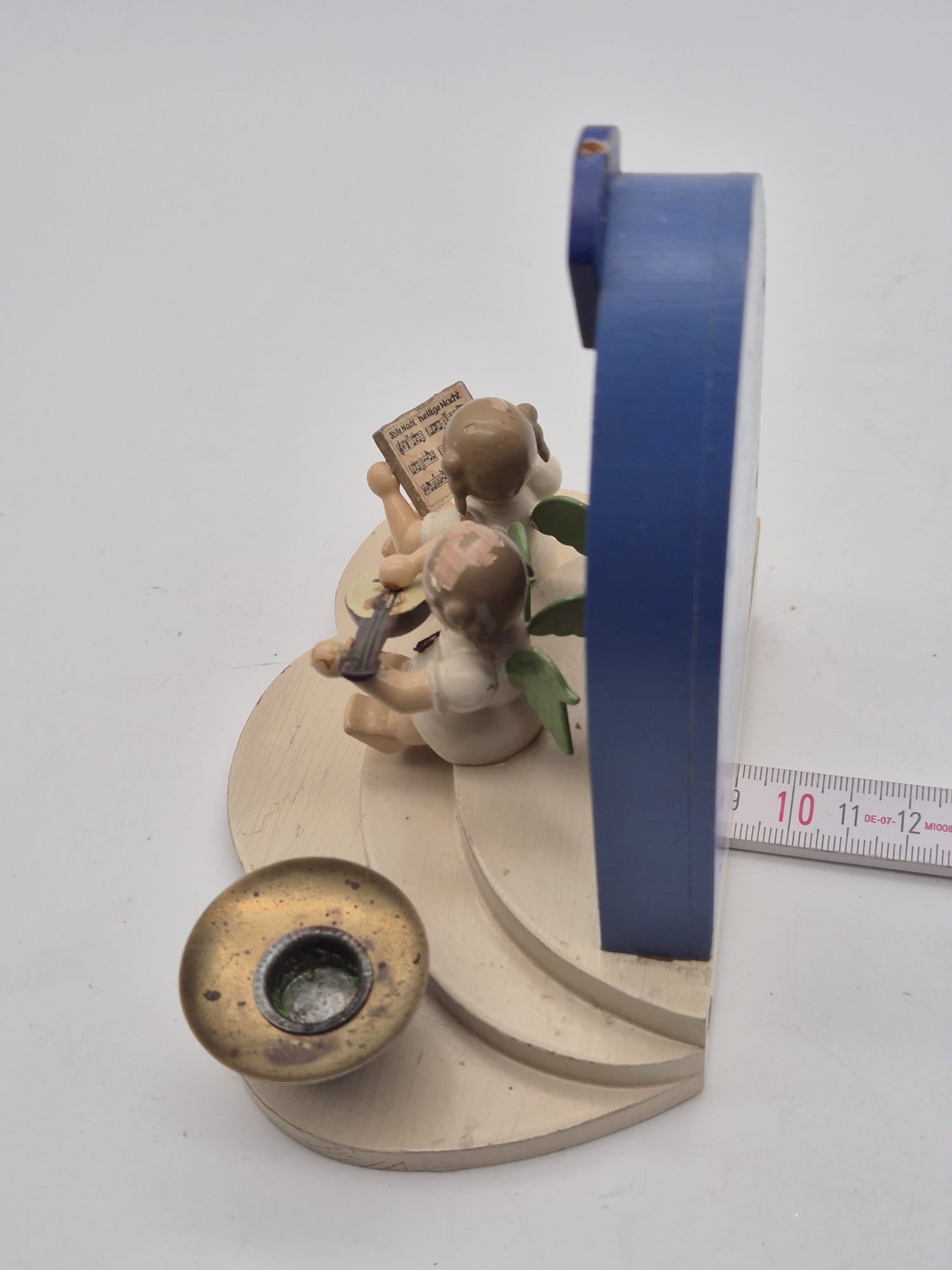 Alter Kerzenhalter Richard Glässer GmbH mit 2 Musikengeln – Holzfigur mit Mandoline & Notenblatt