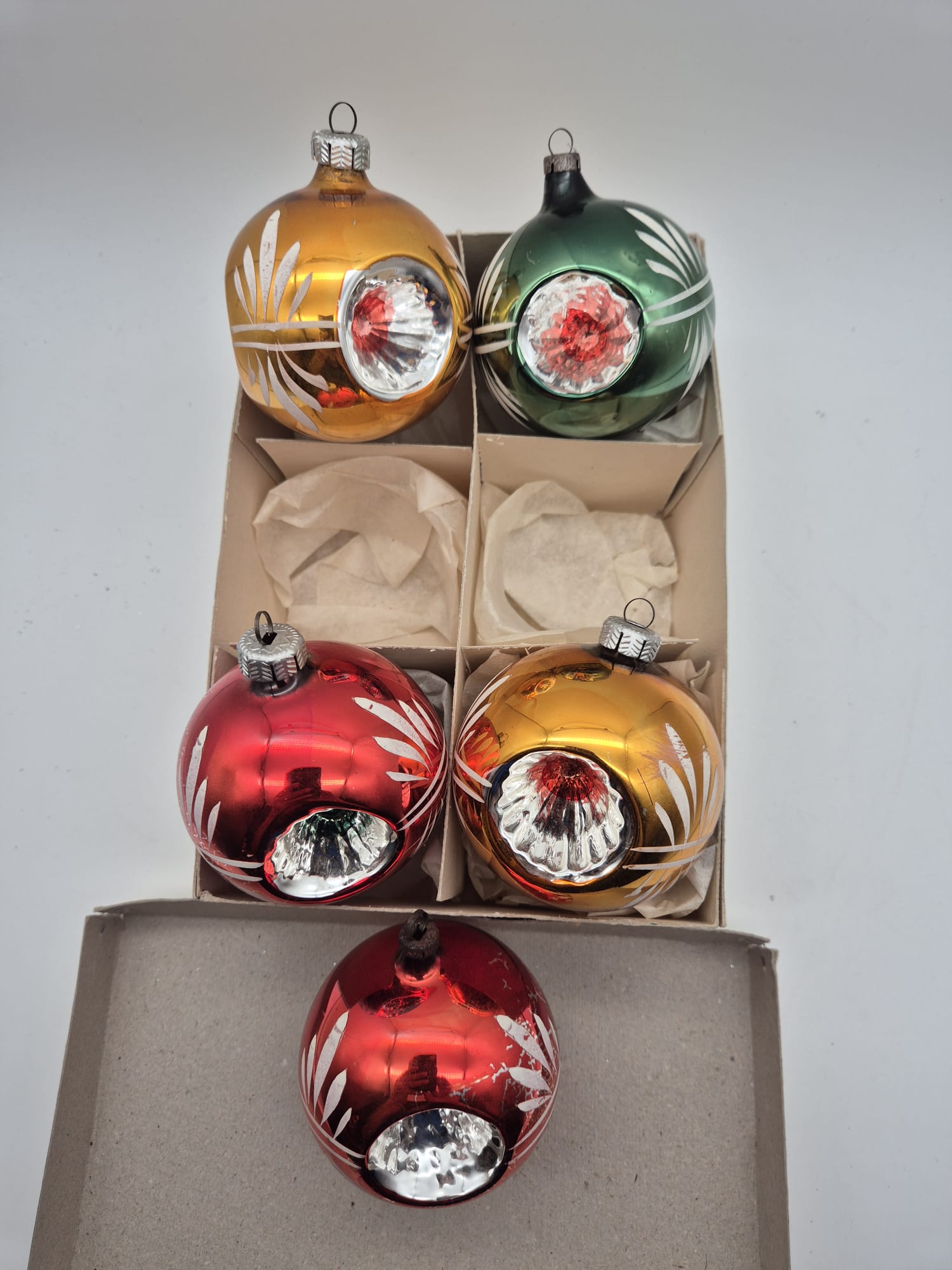 5x alte DDR Reflex-Christbaumkugeln aus Glas – 3-Fach-Reflex ca. 8 cm
