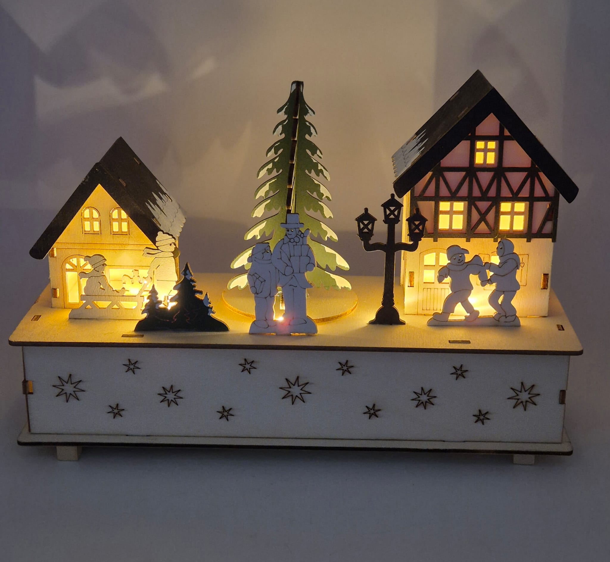 LIVARNO home LED-Weihnachtsdorf / LED-Dekohaus aus Holz HG07886C mit Beleuchtung
