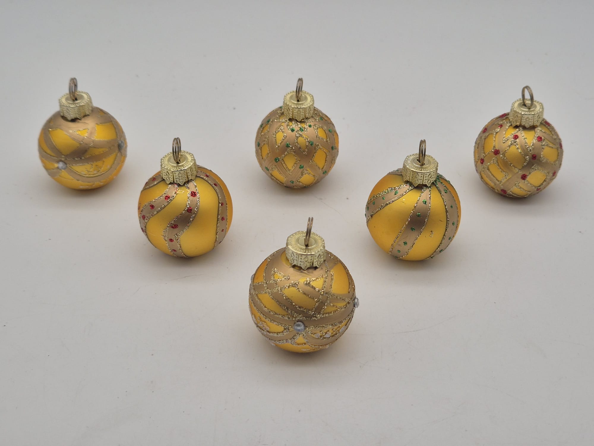 6 Weihnachtskugeln aus Glas – Tischkartenhalter Gelb-Gold – ca. 4 cm