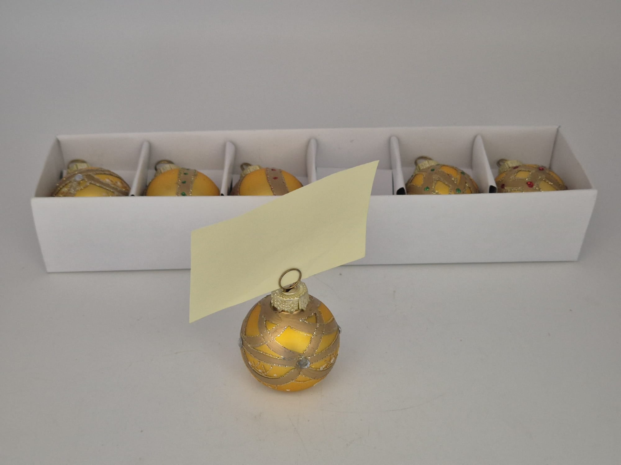 6 Weihnachtskugeln aus Glas – Tischkartenhalter Gelb-Gold – ca. 4 cm