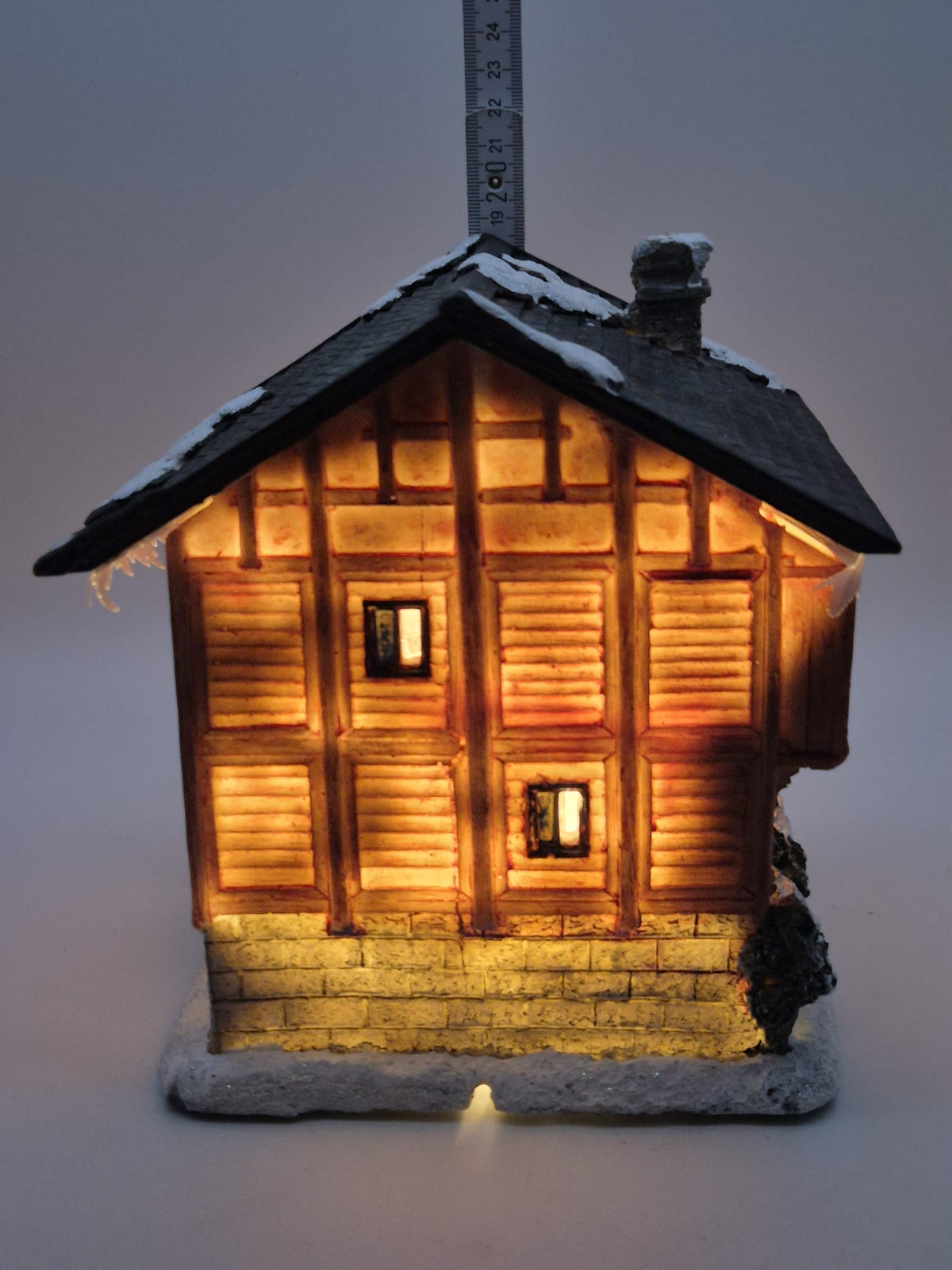 Beleuchtetes Winterhaus / Alpenhaus von Goldbach Geschenkartikel – ca. 19 cm
