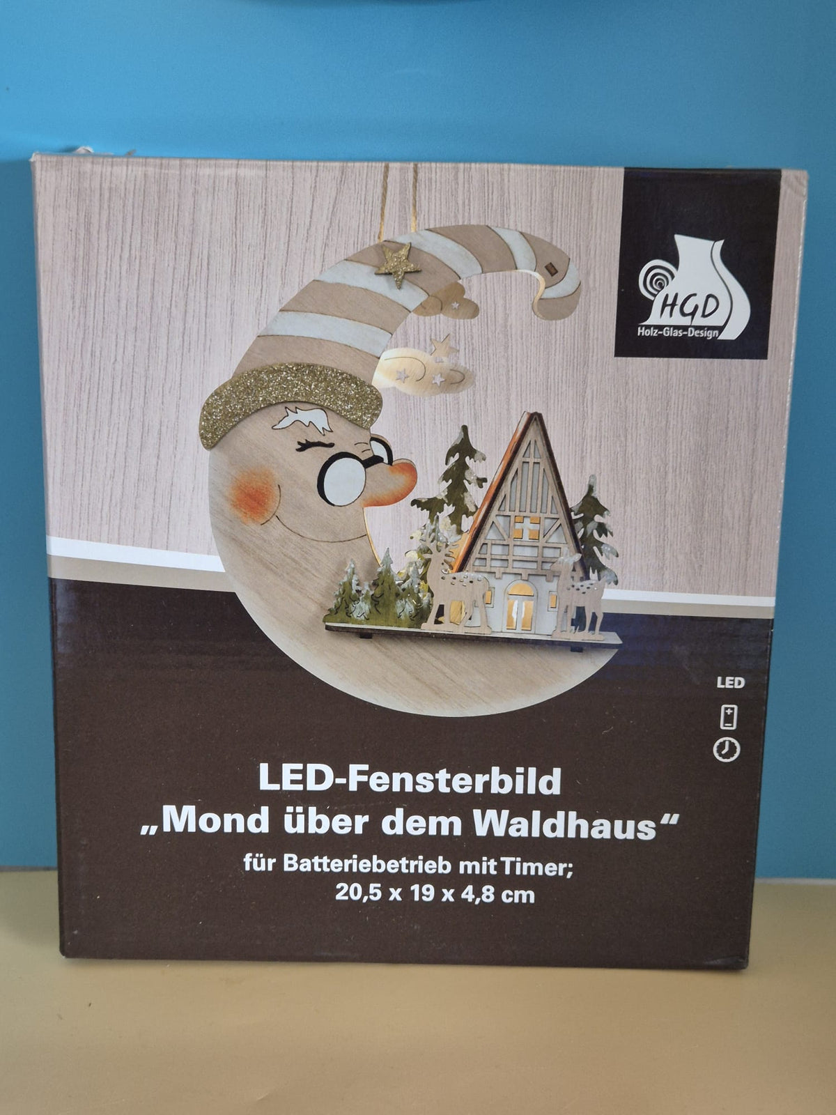HGD LED-Fensterbild „Mond über dem Waldhaus“ – mit Timer