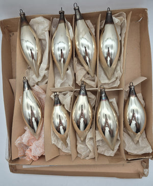9 DDR Christbaumschmuck-Oliven aus Glas – Silber – ca. 13 cm