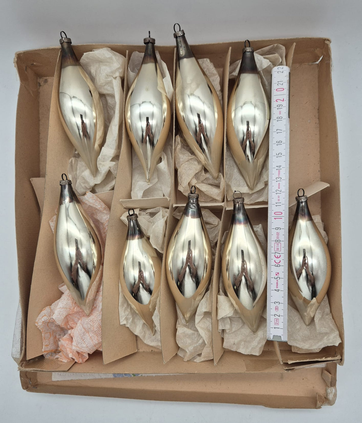 9 DDR Christbaumschmuck-Oliven aus Glas – Silber – ca. 13 cm