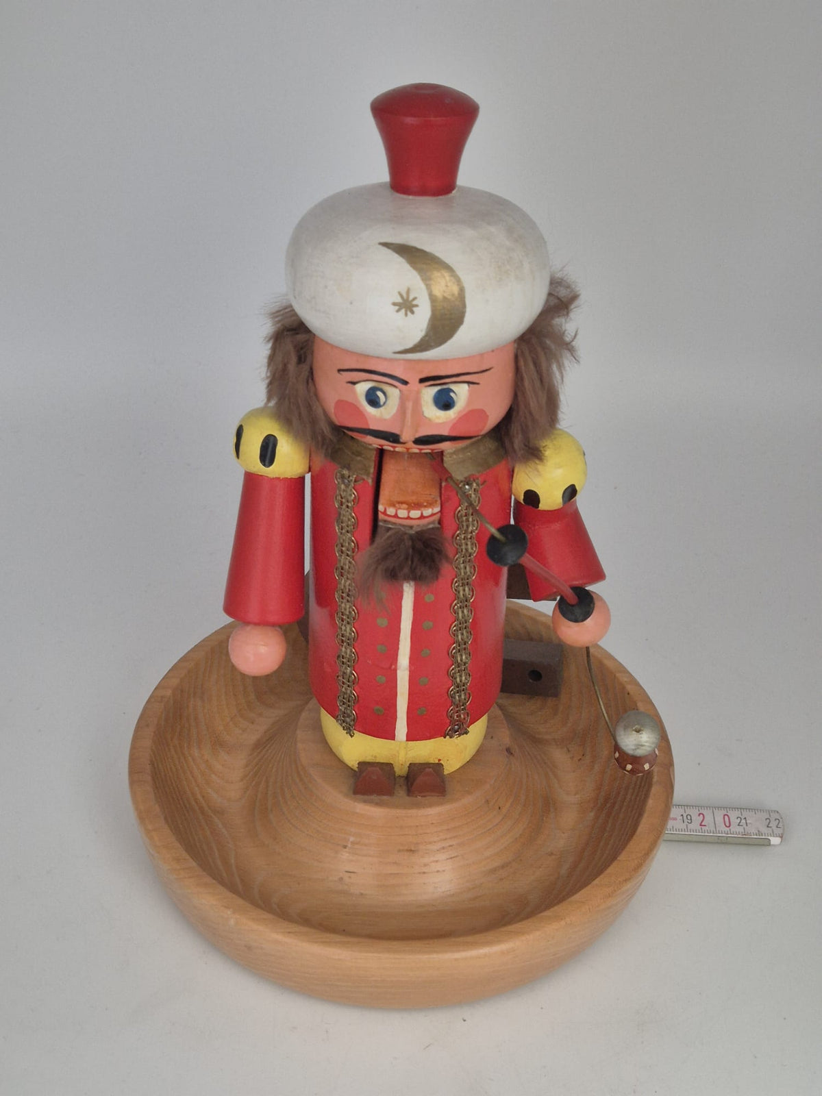 Alter Nussknacker Sultan aus Holz – ca. 26 cm