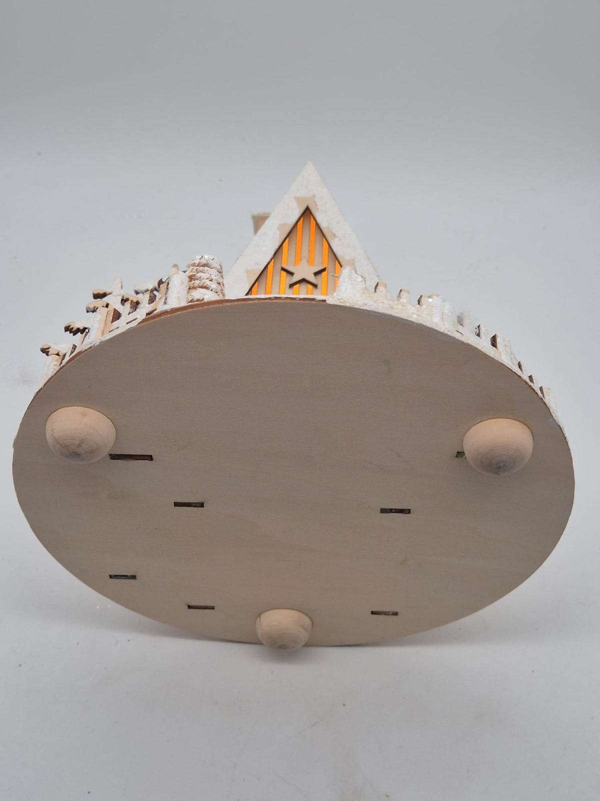 LUMIDA Xmas beleuchtetes Holz-Weihnachtshaus mit Winterszene – ca. 22 cm