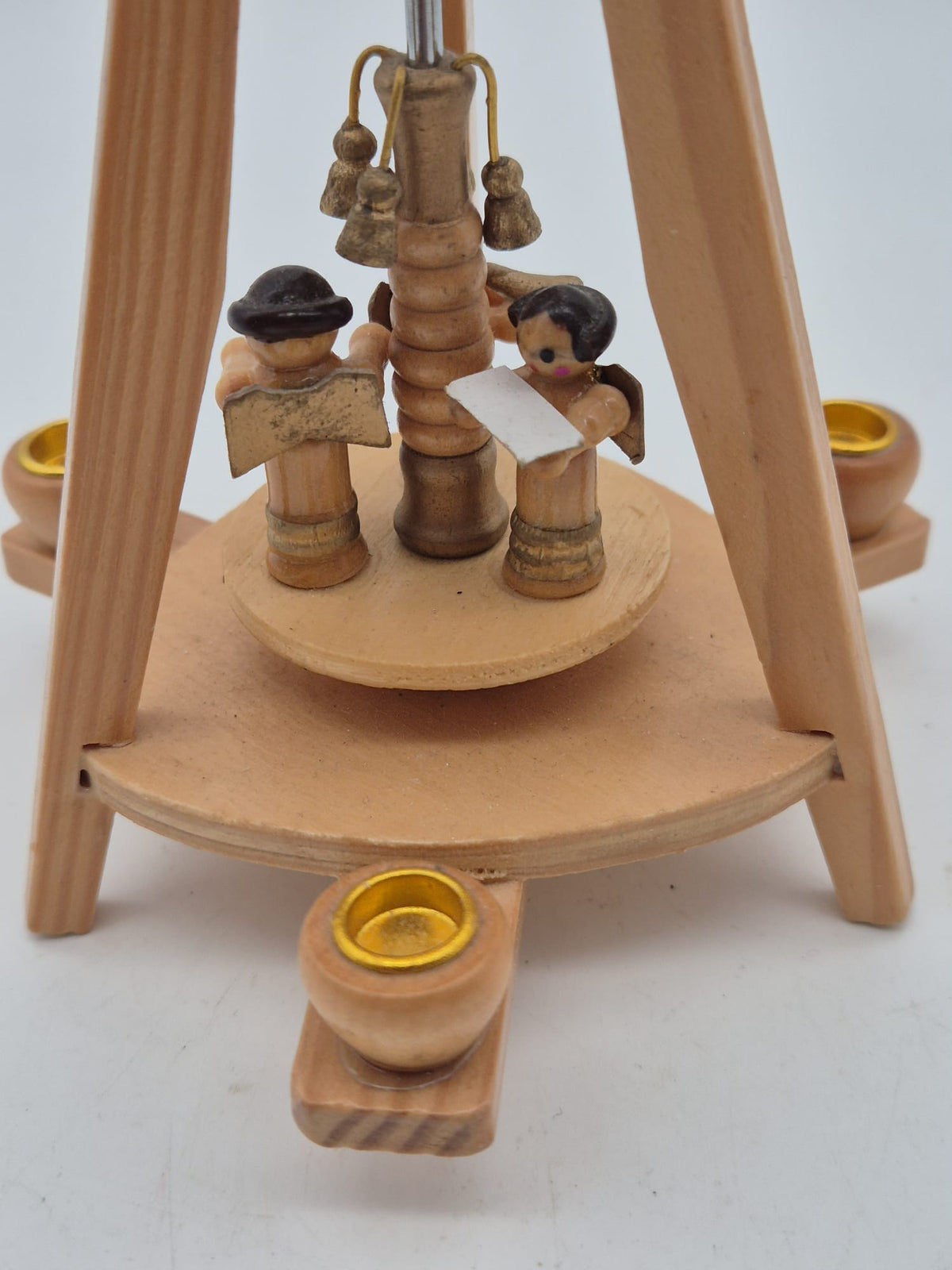 Kleine Weihnachtspyramide aus Holz mit Engeln & Glocken – ca. 18 cm neuwertig