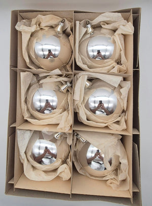 6 alte große DDR Christbaumkugeln aus Glas – Silber – ca. 9,5 cm
