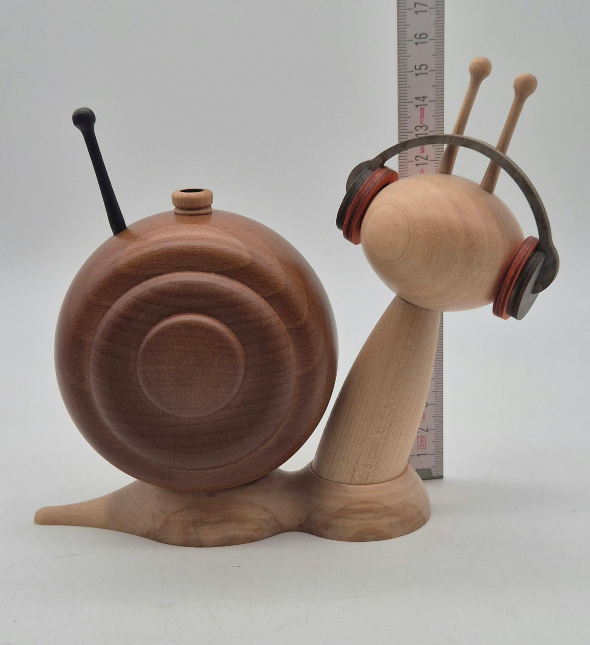Kuhnert Räucherschnecke „Radioschnecke“ – Erzgebirge – Holz – ca. 15 cm