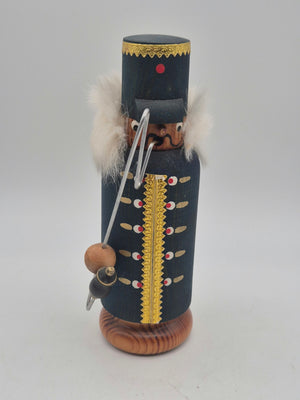 Räuchermann Soldat / Husar aus Holz – mit Fellbesatz – ca. 18 cm