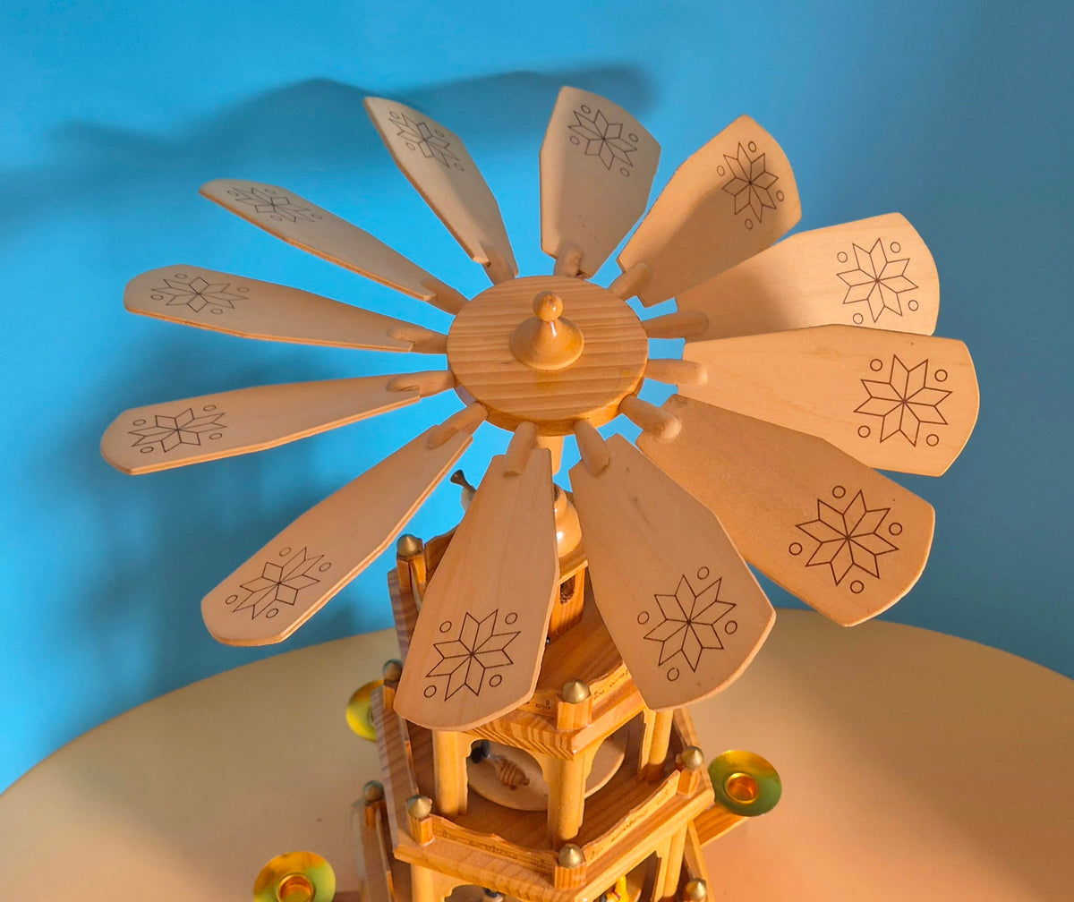 3-stöckige Weihnachtspyramide aus Holz – Christi Geburt, Schäfer und Engel – ca. 44 cm – OVP