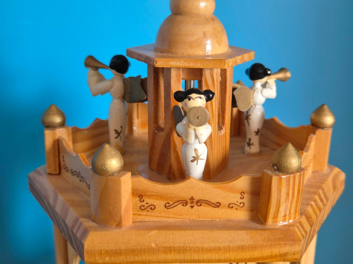 3-stöckige Weihnachtspyramide aus Holz – Christi Geburt, Schäfer und Engel – ca. 44 cm – OVP